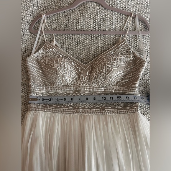 Adrianna Papell Long Shades Of Ivory Sequins Beaded Gown Unaltered Size 6 - Picture 9 of 15